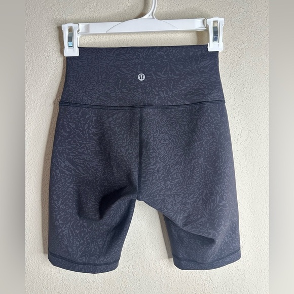 Lululemon Wunder Train High Rise Short W7BR7S 8" Crunch Black size 4 - Picture 2 of 4